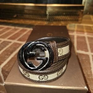 Brown/Tan Gucci belt